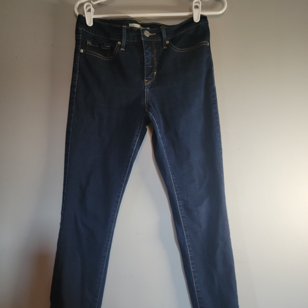 Women's Levi's Jeans Size 28